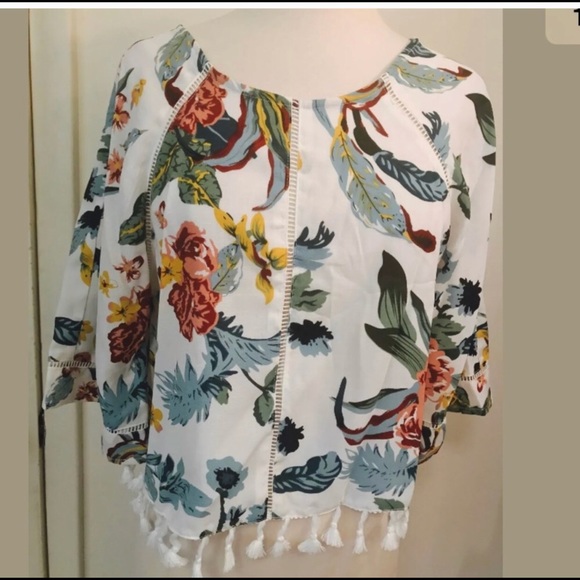 Romeo and Juliet Top - Picture 2 of 4